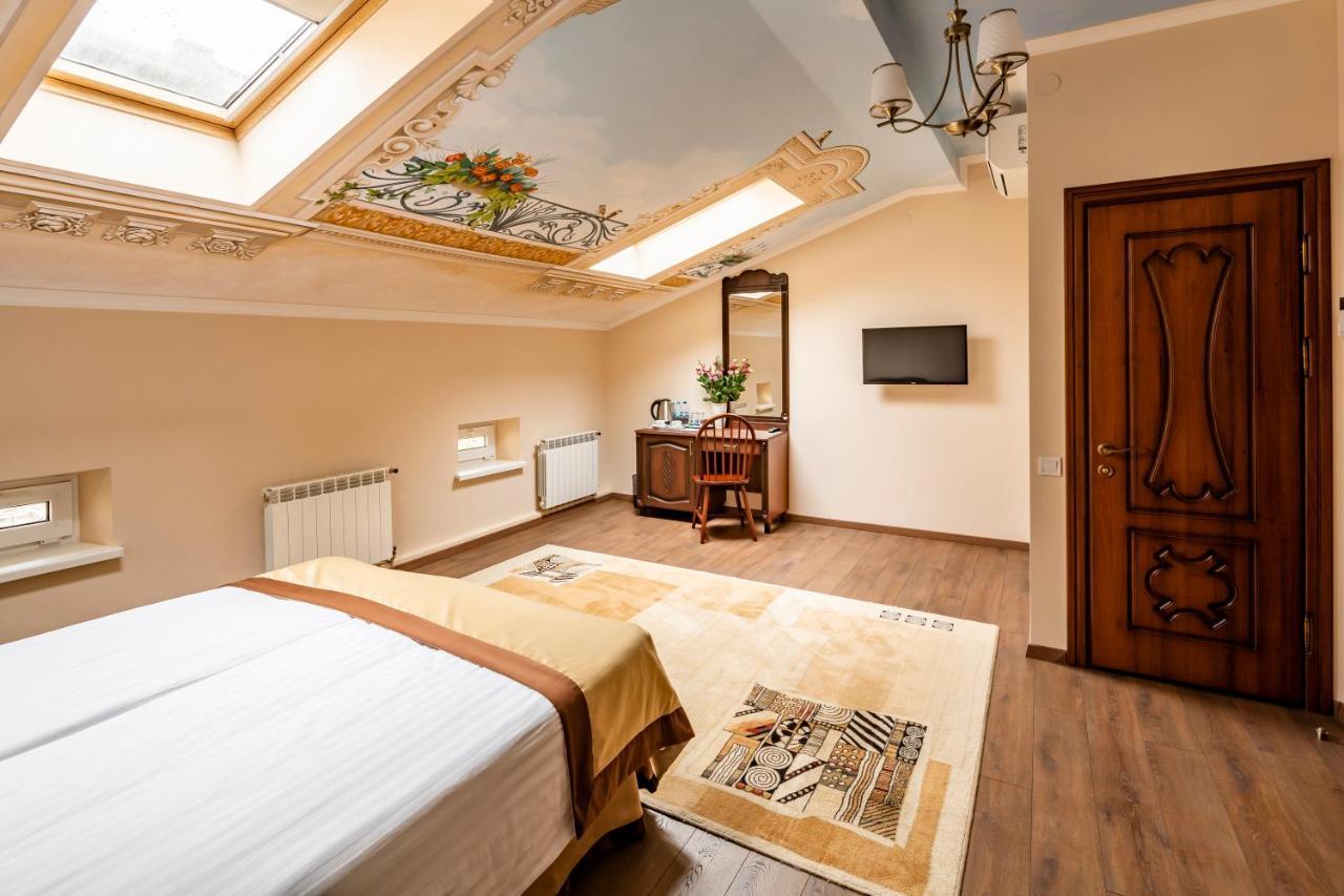 Mini-Hotel Guest House Inn Lviv Bagian luar foto